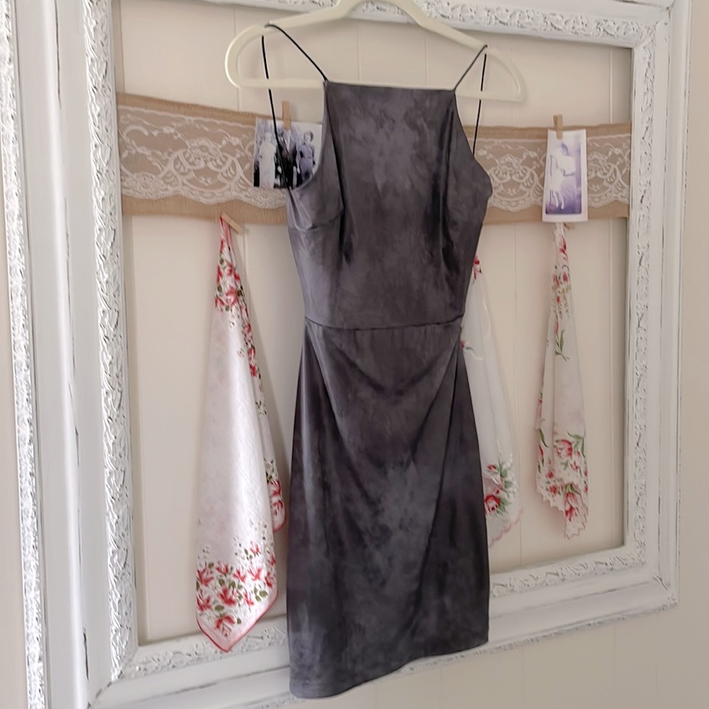 Backless dress